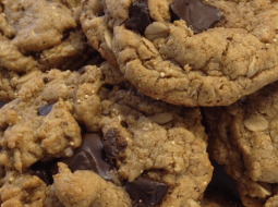 Cookies with Oat Flakes and Chocolate 