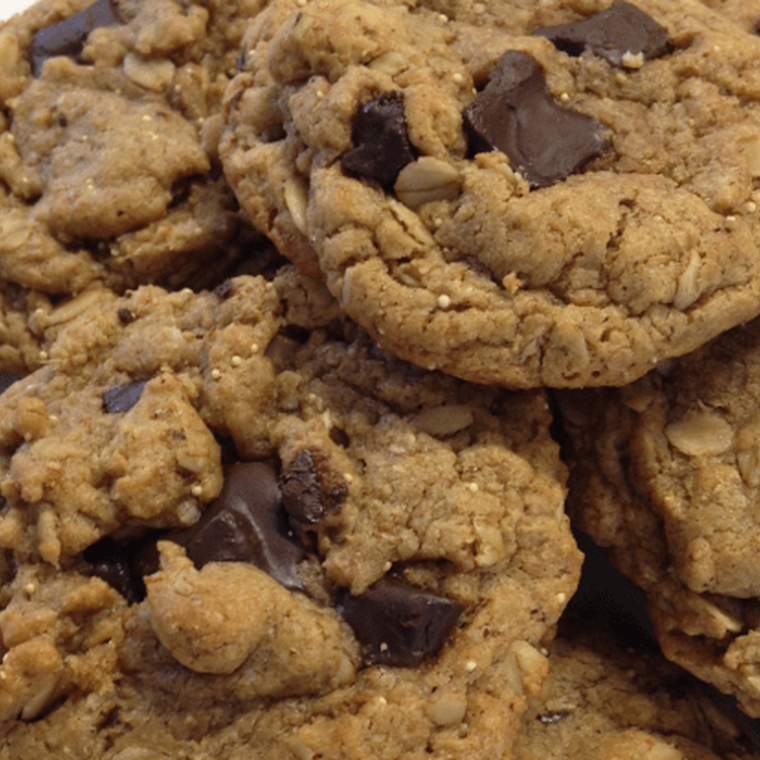 Cookies with Oat Flakes and Chocolate 